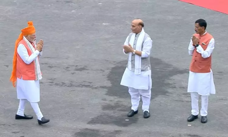 பிரதமர் நரேந்திர மோடி செங்கோட்டைக்கு வருகை ... ... இன்றைய முக்கிய செய்திகள் சில வரிகளில்.. 15-08-2025 பிரதமர் நரேந்திர மோடி செங்கோட்டைக்கு வருகை ... ... இன்றைய முக்கிய செய்திகள் சில வரிகளில்.. 15-08-2025