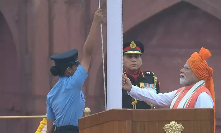 டெல்லி செங்கோட்டையில் தேசியக் கொடியை ஏற்றினார்... ... இன்றைய முக்கிய செய்திகள் சில வரிகளில்.. 15-08-2025 டெல்லி செங்கோட்டையில் தேசியக் கொடியை ஏற்றினார்... ... இன்றைய முக்கிய செய்திகள் சில வரிகளில்.. 15-08-2025