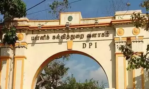 40 மாணவர்களுக்கு ஒரு ஆசிரியர் கண்டிப்பாக இருக்க வேண்டும் - கல்வித்துறை உத்தரவு 40 மாணவர்களுக்கு ஒரு ஆசிரியர் கண்டிப்பாக இருக்க வேண்டும் - கல்வித்துறை உத்தரவு