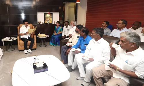 முதல்-அமைச்சர் மு.க.ஸ்டாலினுக்கு நன்றி தெரிவித்த தூய்மை பணியாளர்கள்