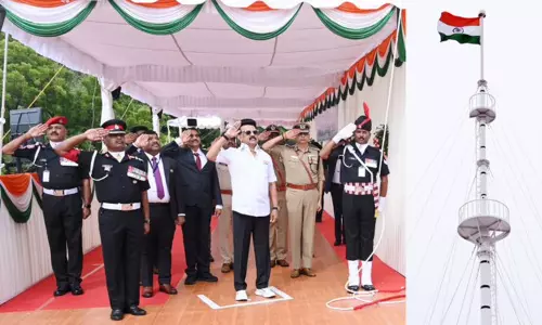 79-வது சுதந்திர தினம்: முதல்-அமைச்சர் மு.க.ஸ்டாலின் தேசியக்கொடி ஏற்றினார்