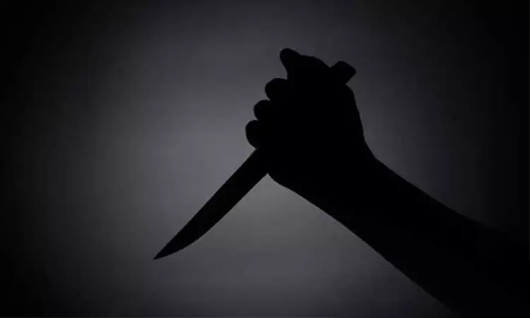 ஒருதலைக் காதலால் விபரீதம்: 9-ம் வகுப்பு மாணவியின் கழுத்தை அறுத்த வாலிபர்