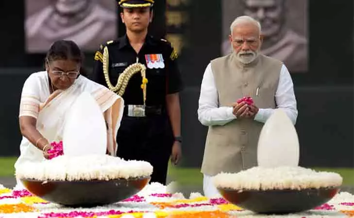 வாஜ்பாய் நினைவு தினம்: ஜனாதிபதி, பிரதமர் மரியாதை