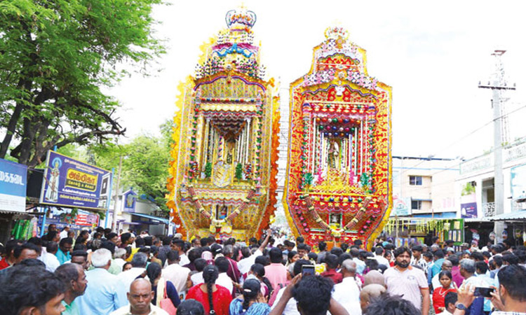 புனித பரலோக மாதா பேராலய விண்ணேற்பு விழா தேர் பவனி: ஆயிரக்கணக்கான பக்தர்கள் பங்கேற்பு