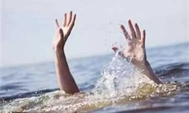 புதுச்சேரி; கடலில் மூழ்கி பெண் உள்பட 3 பேர் உயிரிழப்பு புதுச்சேரி; கடலில் மூழ்கி பெண் உள்பட 3 பேர் உயிரிழப்பு