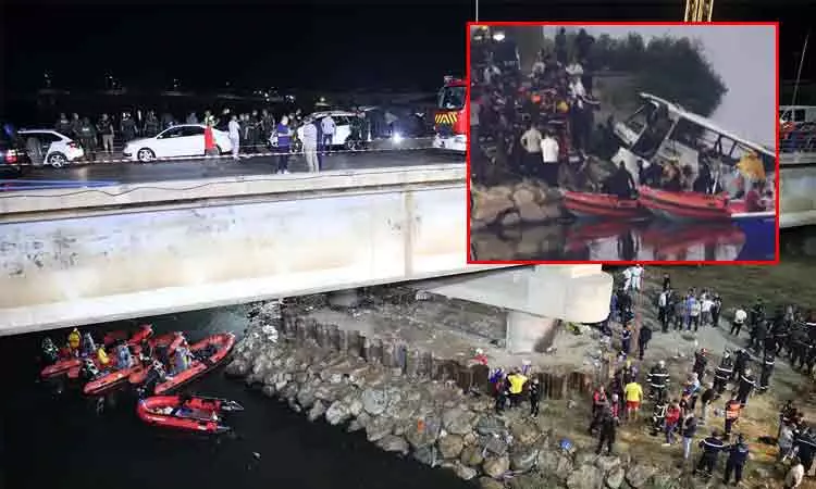 அல்ஜீரியா: ஆற்றில் பஸ் கவிழ்ந்ததில் 18 பயணிகள் பலி