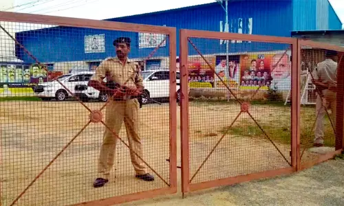 அமைச்சர் ஐ.பெரியசாமிக்கு சொந்தமான இடங்களில் அமலாக்கத்துறை சோதனை