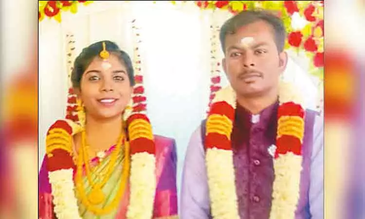 பல பெண்களுடன் கணவருக்கு தொடர்பு: 12-வது மாடியில் இருந்து குதித்து இளம்பெண் தற்கொலை