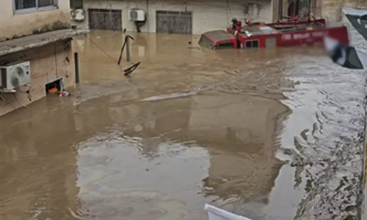 பாகிஸ்தானில் கனமழை: திடீர் வெள்ளப்பெருக்கால் பலி எண்ணிக்கை 344 ஆக உயர்வு