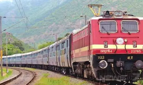 தீபாவளி தொடர் விடுமுறைக்கான ரெயில் முன்பதிவு தொடங்கியது