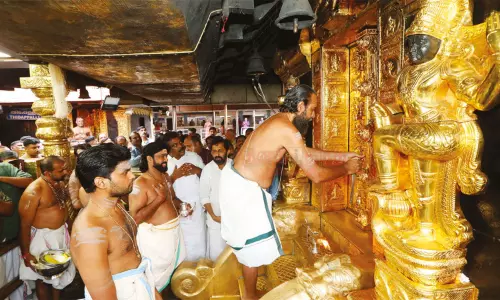 ஆவணி மாத பூஜை: சபரிமலை அய்யப்பன் கோவிலில் 21-ந் தேதி வரை சிறப்பு வழிபாடுகள்