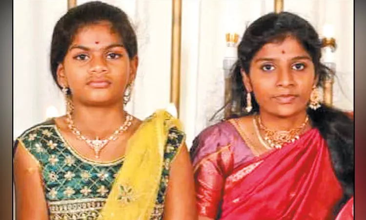 தோழிகளுடன் குளிக்க சென்றபோது பரிதாபம்: ஏரியில் மூழ்கி 2 மாணவிகள் உயிரிழப்பு தோழிகளுடன் குளிக்க சென்றபோது பரிதாபம்: ஏரியில் மூழ்கி 2 மாணவிகள் உயிரிழப்பு