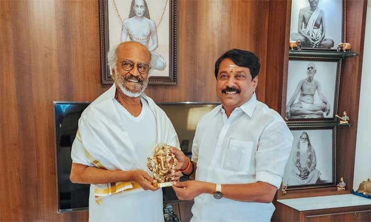 ரஜினிகாந்துடன் பா.ஜ.க. மாநில தலைவர் நயினார் நாகேந்திரன் சந்திப்பு