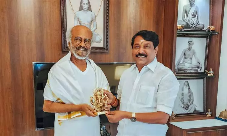 ரஜினிகாந்துடன் பா.ஜ.க. மாநில தலைவர் நயினார் நாகேந்திரன் சந்திப்பு