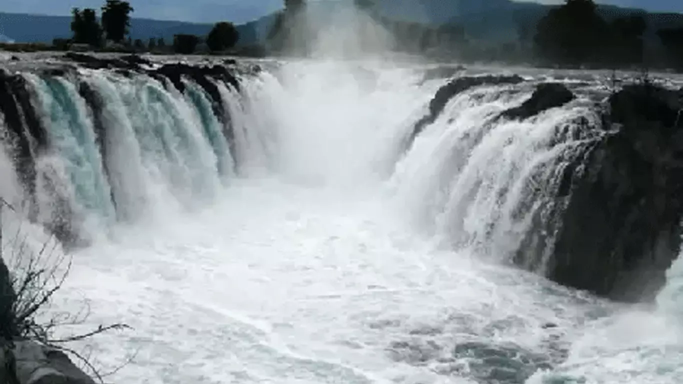 கர்நாடக அணைகளில் இருந்து 1.25 லட்சம் கனஅடி நீர் திறப்பு: கரையோர மக்களுக்கு எச்சரிக்கை