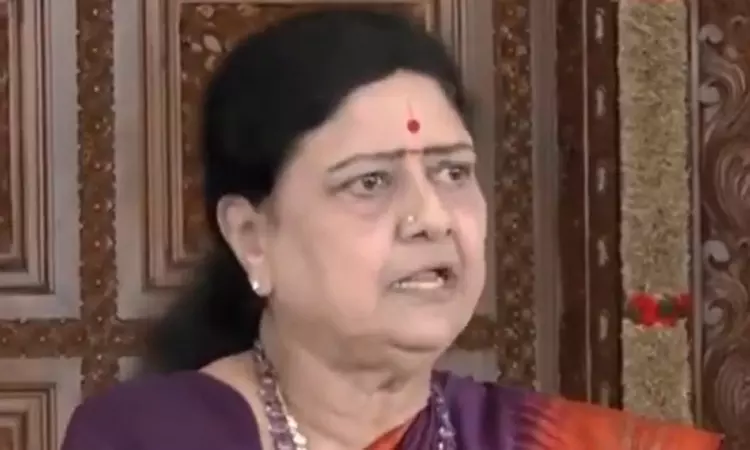 அதிமுக பலவீனமாக உள்ளது; சரி செய்யவே நான் இருக்கிறேன்: சசிகலா பேட்டி