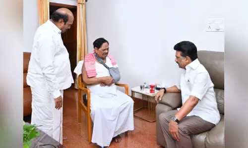 அமைச்சர் துரைமுருகனிடம் நலம் விசாரித்தார்  முதல்-அமைச்சர் மு.க.ஸ்டாலின்