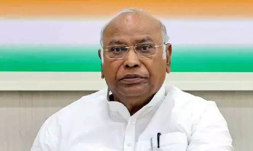 துணை ஜனாதிபதி வேட்பாளர் யார்? - இந்தியா கூட்டணி ஆலோசனை கூட்டம் தொடங்கியது துணை ஜனாதிபதி வேட்பாளர் யார்? - இந்தியா கூட்டணி ஆலோசனை கூட்டம் தொடங்கியது