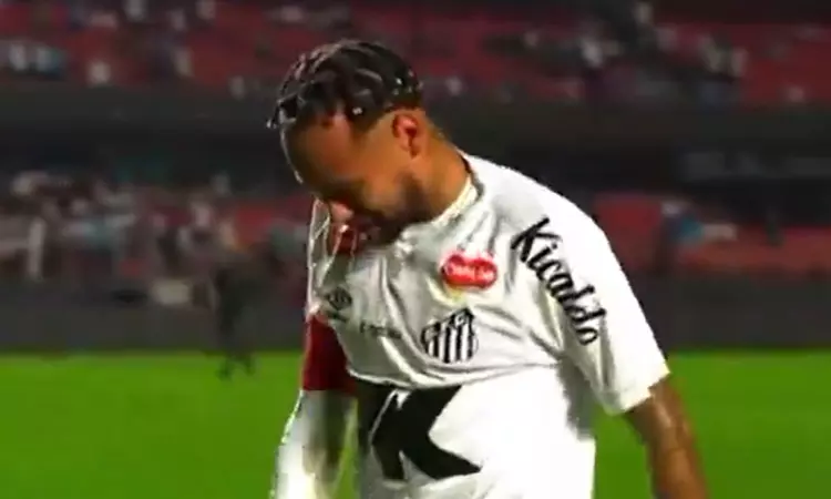 படுதோல்வியடைந்த சாண்டோஸ் அணி: தேம்பி தேம்பி அழுத நெய்மர் - வீடியோ