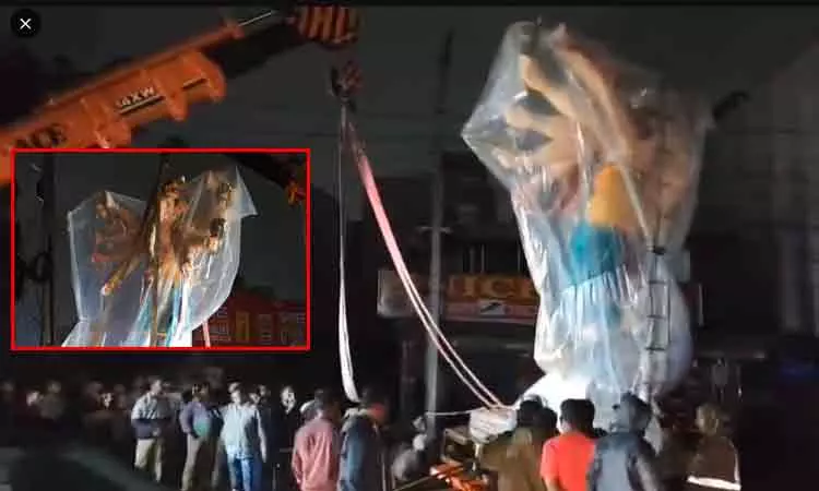 தெலுங்கானா:  பண்டிகை கொண்டாட்டத்தில் துயரம்; மின்கம்பி உரசி 2 நாட்களில் 9 பேர் பலி