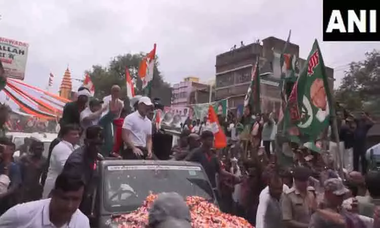 ராகுல் காந்தி வாகனத்தின் முன் தவறி விழுந்த போலீஸ் கான்ஸ்டபிள்; வைரலான வீடியோ