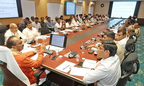 திருப்பதி ஏழுமலையான் கோவில் பிரம்மோற்சவ விழா ஏற்பாடுகள்.. அதிகாரிகள் ஆலோசனை