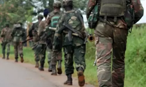 ஆப்பிரிக்க நாட்டில் கிராமத்துக்குள் புகுந்து கிளர்ச்சியாளர்கள் தாக்குதல்; 52 பேர் பரிதாப பலி