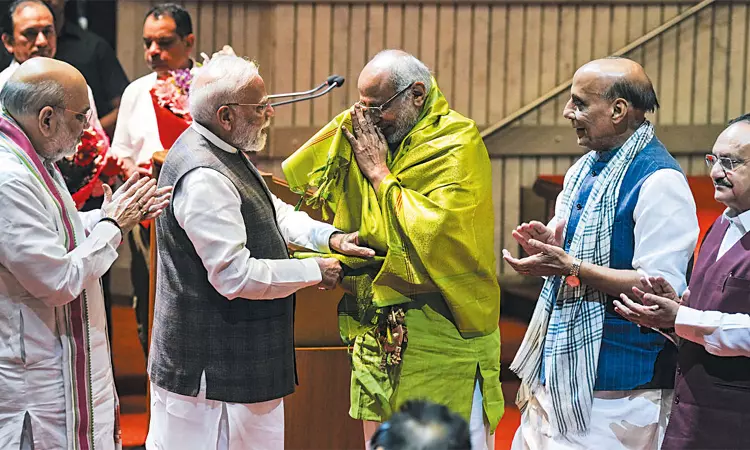 துணை ஜனாதிபதி தேர்தல்: சி.பி.ராதாகிருஷ்ணன் இன்று வேட்புமனு தாக்கல் செய்கிறார்