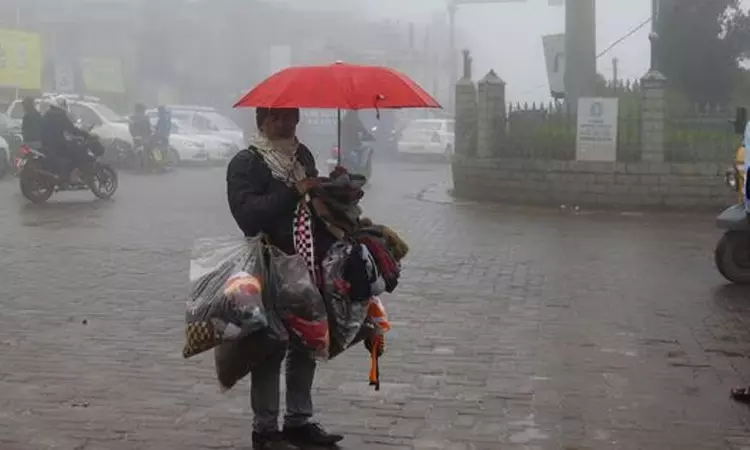 சென்னையில் நாளை இடி, மின்னலுடன் மழைக்கு வாய்ப்பு: வானிலை ஆய்வு மையம் சென்னையில் நாளை இடி, மின்னலுடன் மழைக்கு வாய்ப்பு: வானிலை ஆய்வு மையம்