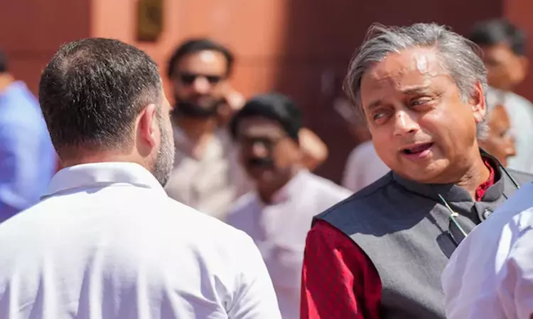 பிரதமர், முதல்-மந்திரிகளை பதவி நீக்கம் செய்யும் மசோதாவுக்கு சசிதரூர்  ஆதரவு