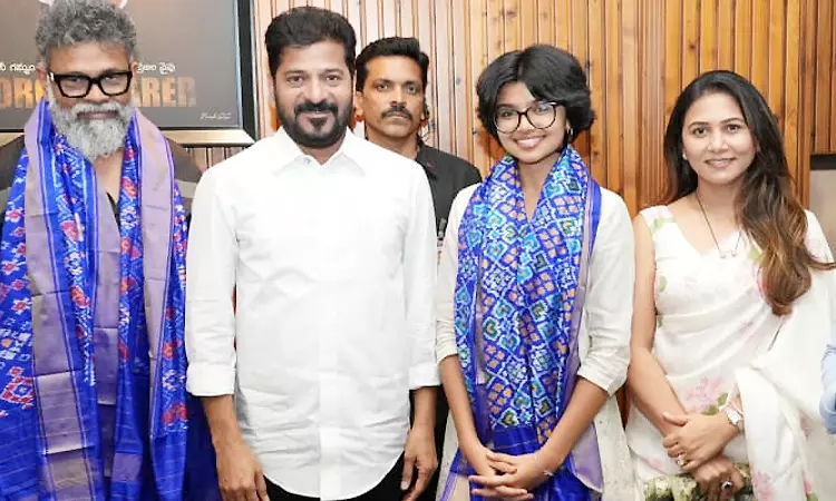 புஷ்பா பட இயக்குனரின் மகளை கவுரவித்த தெலுங்கானா முதல்மந்திரி