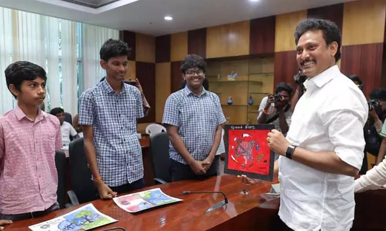 மாணவர்களின் பன்முகத்திறனை ஊக்குவிக்கும் கலைப்பட்டறை  அமைச்சர் அன்பில் மகேஷ் தொடங்கி வைத்தார்