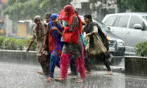 தமிழகத்தில் அடுத்த 6 நாட்கள் மிதமான மழைக்கு வாய்ப்பு தமிழகத்தில் அடுத்த 6 நாட்கள் மிதமான மழைக்கு வாய்ப்பு