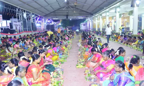 திசையன்விளை சுடலை ஆண்டவர் கோவில் கொடை விழா- 1008 திருவிளக்கு பூஜை