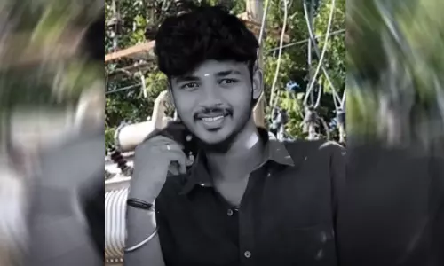 தவெக மாநாட்டுக்காக பேனர் வைக்க முயன்ற கல்லூரி மாணவர்.. மின்சாரம் பாய்ந்து உயிரிழந்த சோகம்