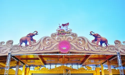 மதுரையில் நாளை த.வெ.க. மாநாடு: தனியார் பள்ளி, கல்லூரிகளுக்கு விடுமுறை?