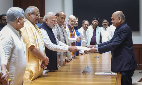 துணை ஜனாதிபதி தேர்தல்: பிரதமர் மோடி முன்னிலையில் வேட்புமனு தாக்கல் செய்தார் சி.பி. ராதாகிருஷ்ணன்