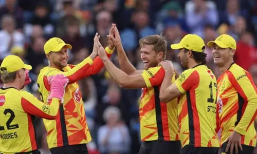 தி ஹண்ட்ரட் கிரிக்கெட் லீக்: மான்செஸ்டர் ஒரிஜினல்ஸ் அணியை வீழ்த்திய ட்ரெண்ட் ராக்கெட்ஸ்