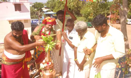 மதுரை: பொதும்பு கிராமத்தில் விநாயகர், விஷ்ணு துர்க்கை கோவில் கும்பாபிஷேக விழா
