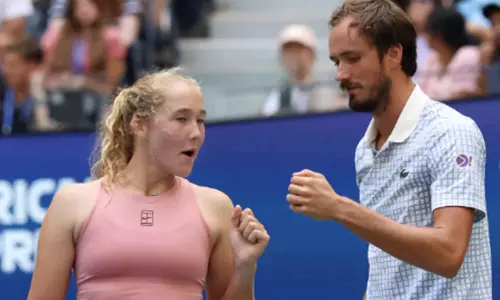 அமெரிக்க ஓபன் டென்னிஸ்: கலப்பு இரட்டையரில் மெத்வதேவ் ஜோடி அதிர்ச்சி தோல்வி