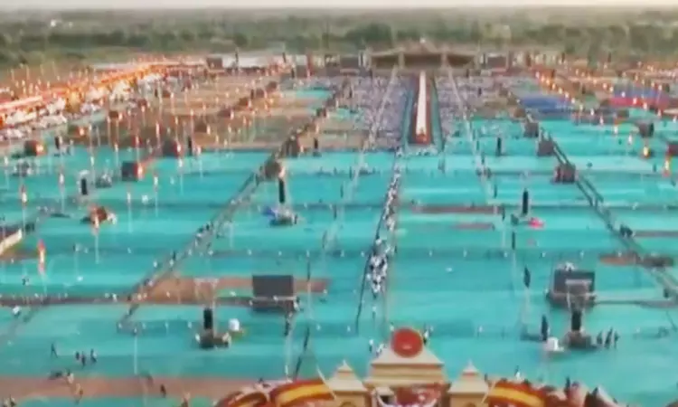 காலியாக கிடக்கும் திடல் தவெக மாநாட்டு திடலில்... ... இந்தக் கூட்டம் ஓட்டாக மட்டும் அல்ல; ஆட்சியாளர்களுக்கு வேட்டாகவும் மாறும்: விஜய் காலியாக கிடக்கும் திடல் தவெக மாநாட்டு திடலில்... ... இந்தக் கூட்டம் ஓட்டாக மட்டும் அல்ல; ஆட்சியாளர்களுக்கு வேட்டாகவும் மாறும்: விஜய்