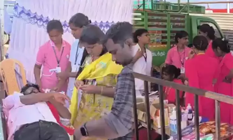 தவெக மாநாடு: 10-க்கும் மேற்பட்டோர் மயக்கம் மதுரை... ... இந்தக் கூட்டம் ஓட்டாக மட்டும் அல்ல; ஆட்சியாளர்களுக்கு வேட்டாகவும் மாறும்: விஜய் தவெக மாநாடு: 10-க்கும் மேற்பட்டோர் மயக்கம் மதுரை... ... இந்தக் கூட்டம் ஓட்டாக மட்டும் அல்ல; ஆட்சியாளர்களுக்கு வேட்டாகவும் மாறும்: விஜய்