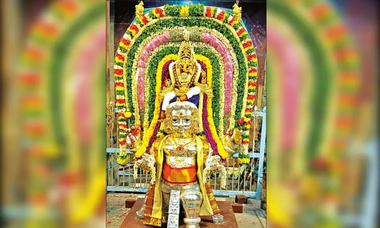 பிள்ளையார்பட்டி கோவிலில் சண்டிகேஸ்வரர் தேர் வெள்ளோட்டம்