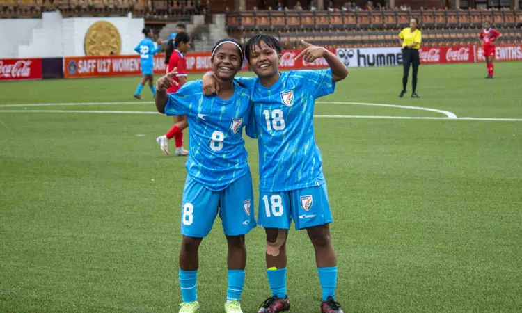 ஜூனியர் மகளிர் தெற்காசிய கால்பந்து: நேபாளத்தை பந்தாடிய இந்திய அணி