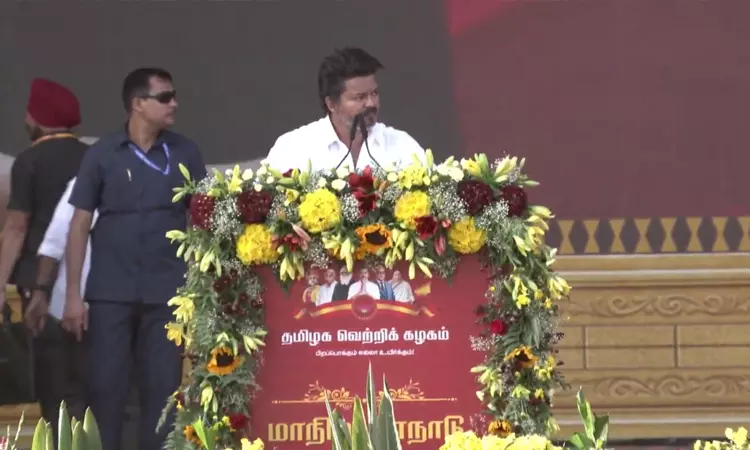 உங்கள் விஜய்தான் இந்த கட்சியின் சின்னம் -... ... இந்தக் கூட்டம் ஓட்டாக மட்டும் அல்ல; ஆட்சியாளர்களுக்கு வேட்டாகவும் மாறும்: விஜய் உங்கள் விஜய்தான் இந்த கட்சியின் சின்னம் -... ... இந்தக் கூட்டம் ஓட்டாக மட்டும் அல்ல; ஆட்சியாளர்களுக்கு வேட்டாகவும் மாறும்: விஜய்