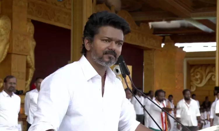 35 நிமிடங்கள் உரையாற்றிய விஜய் தமிழக வெற்றிக்... ... இந்தக் கூட்டம் ஓட்டாக மட்டும் அல்ல; ஆட்சியாளர்களுக்கு வேட்டாகவும் மாறும்: விஜய் 35 நிமிடங்கள் உரையாற்றிய விஜய் தமிழக வெற்றிக்... ... இந்தக் கூட்டம் ஓட்டாக மட்டும் அல்ல; ஆட்சியாளர்களுக்கு வேட்டாகவும் மாறும்: விஜய்