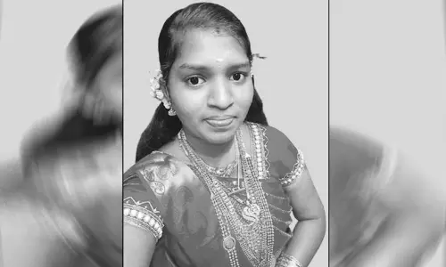 திருமணமான 2 ஆண்டுகளில் சோகம்.. பாதுகாப்பு படை வீரரின் மனைவி தற்கொலை - 3 பேர் மீது பாய்ந்த வழக்கு திருமணமான 2 ஆண்டுகளில் சோகம்.. பாதுகாப்பு படை வீரரின் மனைவி தற்கொலை - 3 பேர் மீது பாய்ந்த வழக்கு