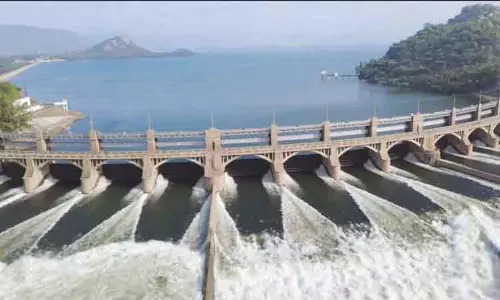 மேட்டூர் அணைக்கு இன்று 92 வயது: ஒரே ஆண்டில் 5 முறை நிரம்பி சாதனை மேட்டூர் அணைக்கு இன்று 92 வயது: ஒரே ஆண்டில் 5 முறை நிரம்பி சாதனை