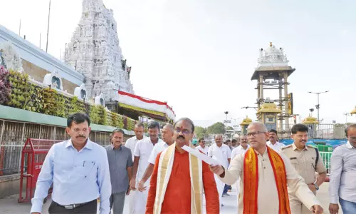 திருமலை பிரம்மோற்சவ விழா.. பக்தர்கள் சிரமம் இன்றி வாகன சேவைகளை காண ஏற்பாடு: நிர்வாக அதிகாரி தகவல்