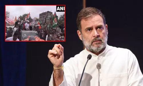 கான்ஸ்டபிள் மீது வாகனம் மோதிய விவகாரம்; ராகுல் காந்தியின் வாகன ஓட்டுநருக்கு எதிராக எப்.ஐ.ஆர். பதிவு கான்ஸ்டபிள் மீது வாகனம் மோதிய விவகாரம்; ராகுல் காந்தியின் வாகன ஓட்டுநருக்கு எதிராக எப்.ஐ.ஆர். பதிவு